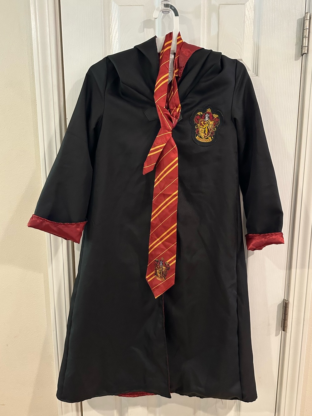 Harry Potter Deluxe Costume Black/Burgundy Wizard Robe with Striped Tie Small - Picture 1 of 14